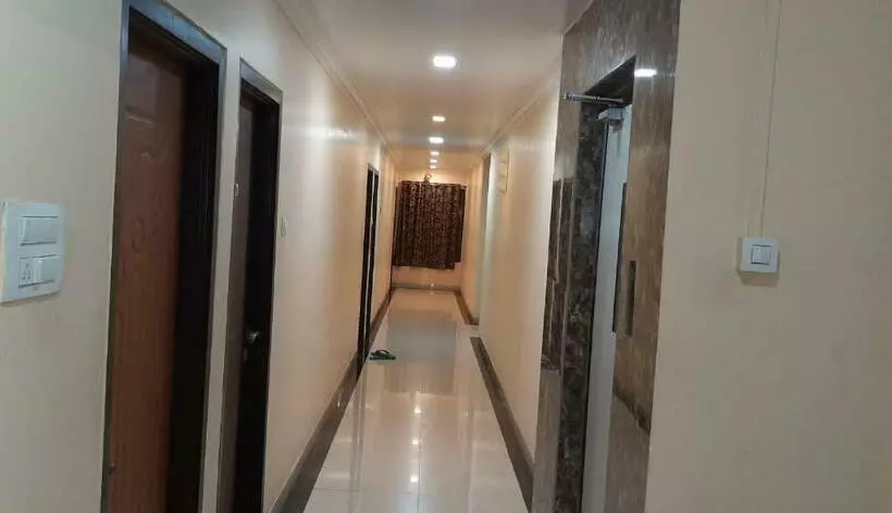 Hotelli Oyo 82176 Konkan House