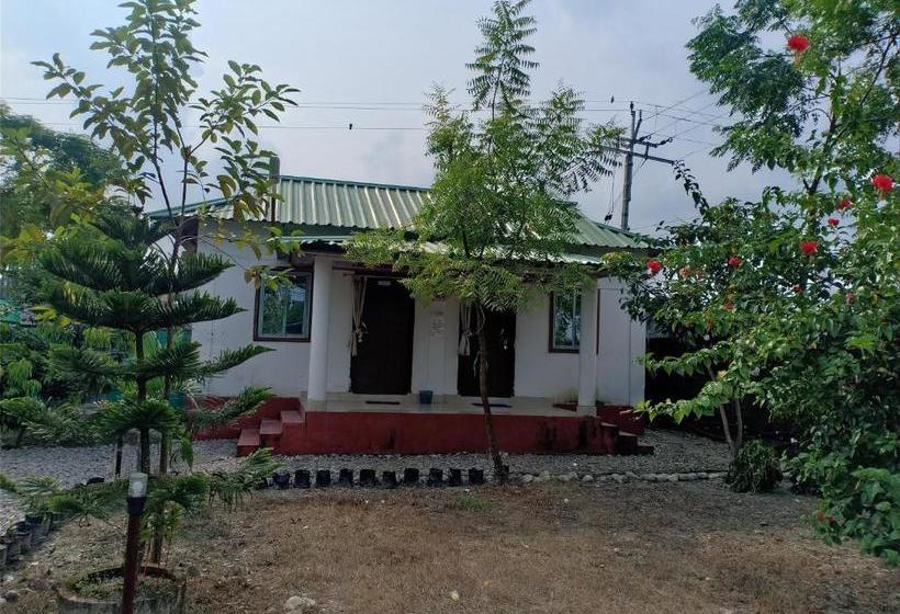 Hotelli Oyo 82239 Gorumara Manna Resort