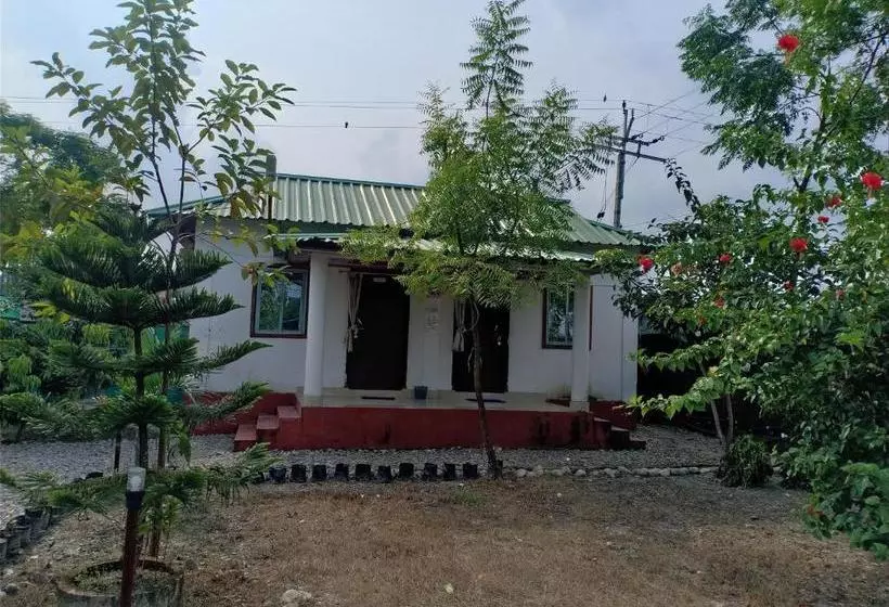 ホテル Oyo 82239 Gorumara Manna Resort