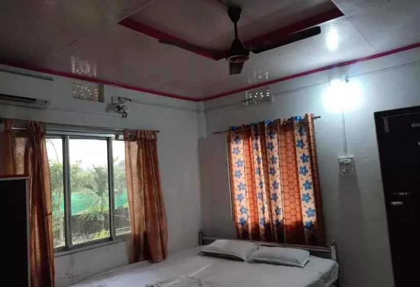 ホテル Oyo 82239 Gorumara Manna Resort