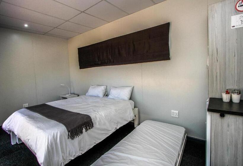 ホテル Sleepover Beitbridge