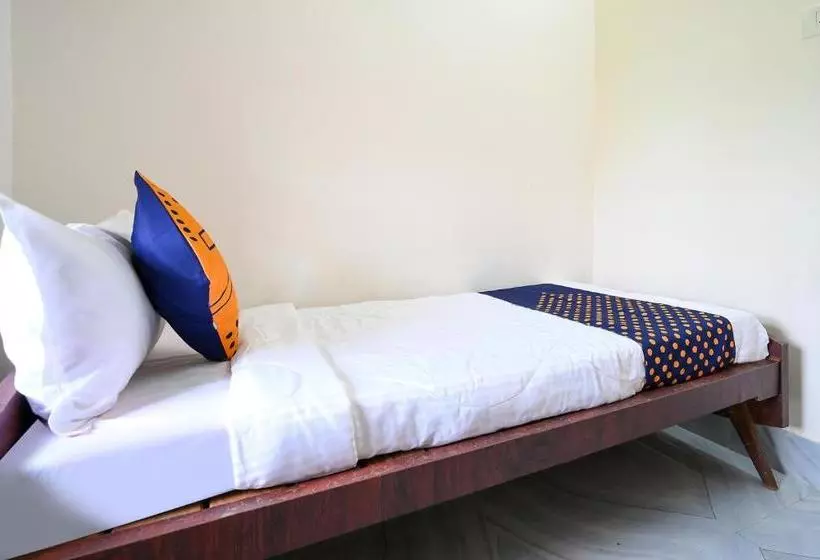 ホテル Spot On 82053 Royal Adwita Resort