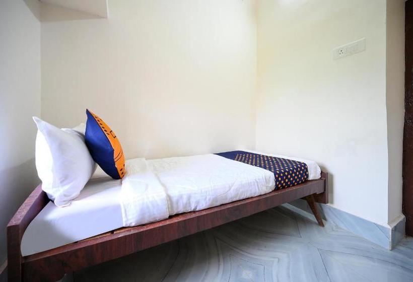 فندق Spot On 82053 Royal Adwita Resort