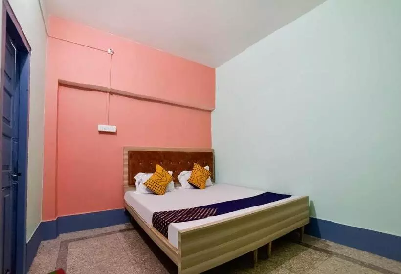 هتل Spot On Luv Kush Inn