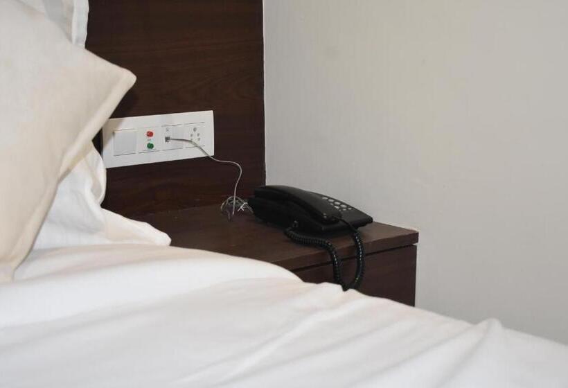 هتل Vrindavan Palace