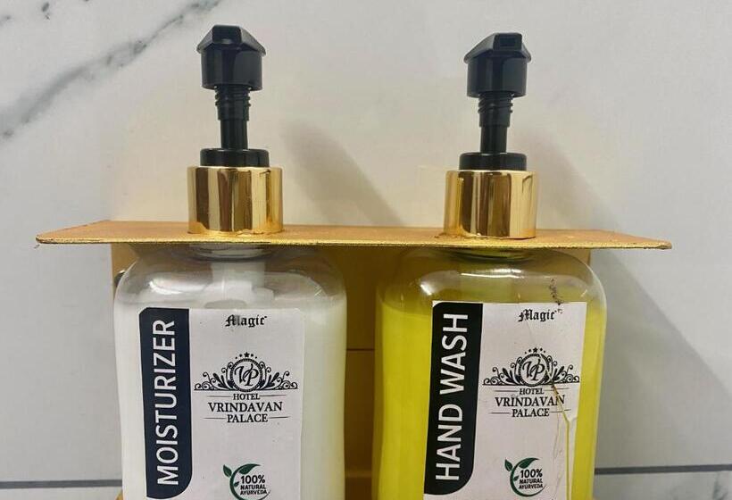 هتل Vrindavan Palace