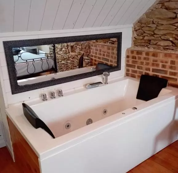 Majatalo Les Gîtes Du Petit Marcel