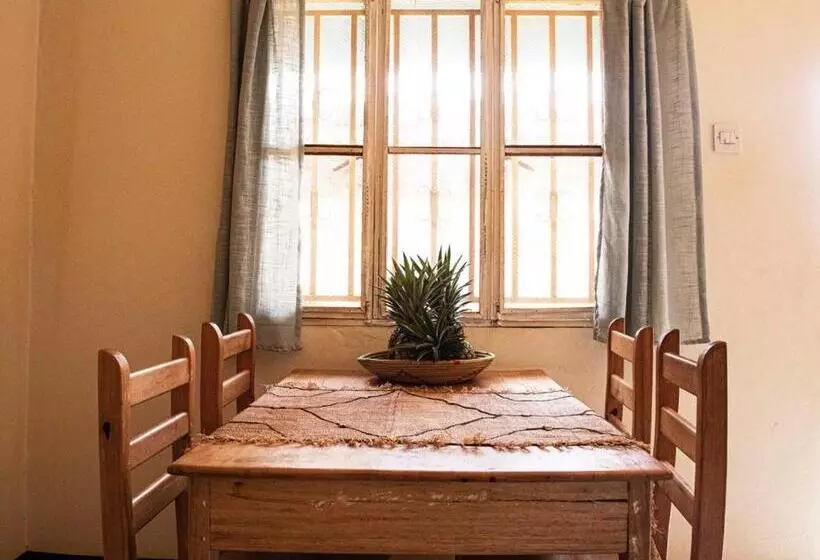 پانسیون Villa Katwe