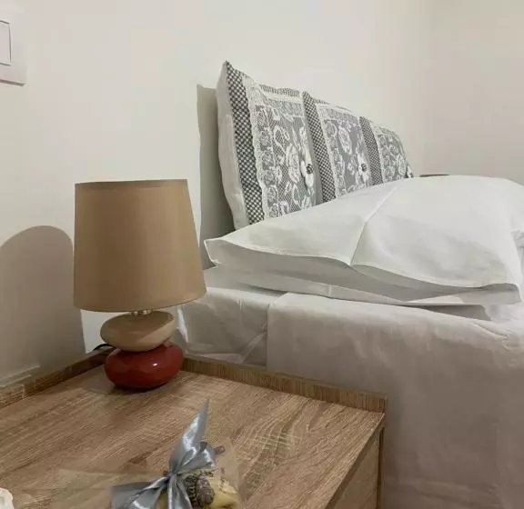 تختخواب و صبحانه Li Salini