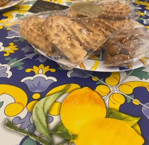 تختخواب و صبحانه Li Salini