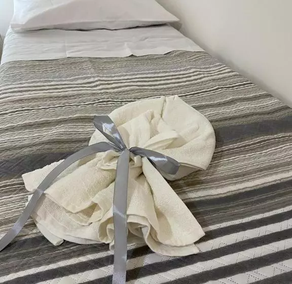 تختخواب و صبحانه Li Salini
