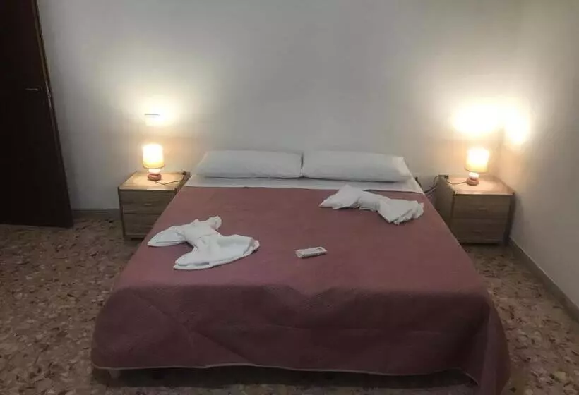 تختخواب و صبحانه Li Salini