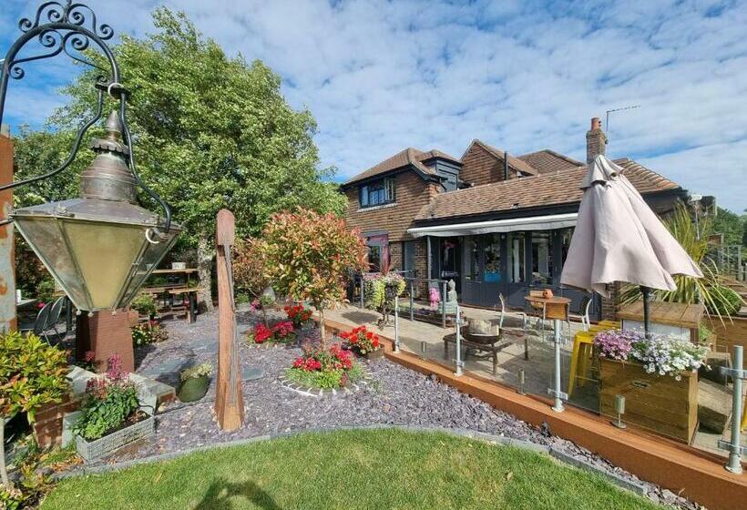 مبيت وإفطار Varr House @ Meadow View