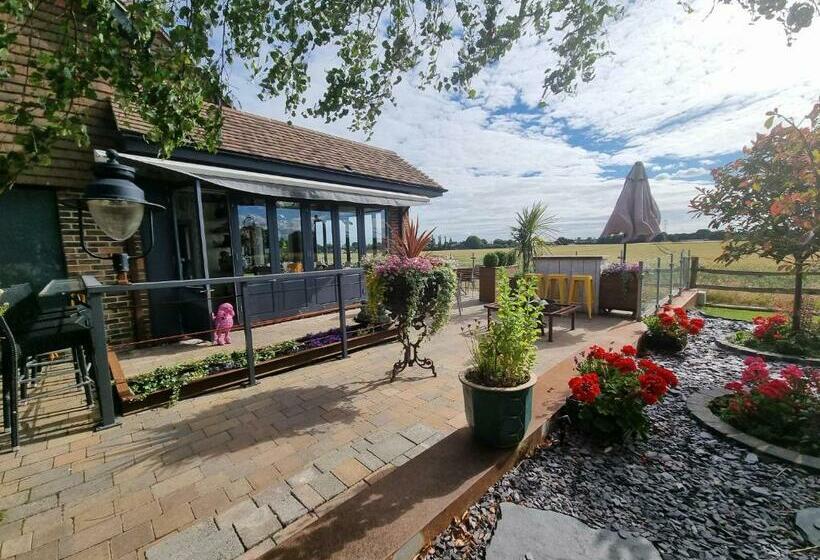 مبيت وإفطار Varr House @ Meadow View