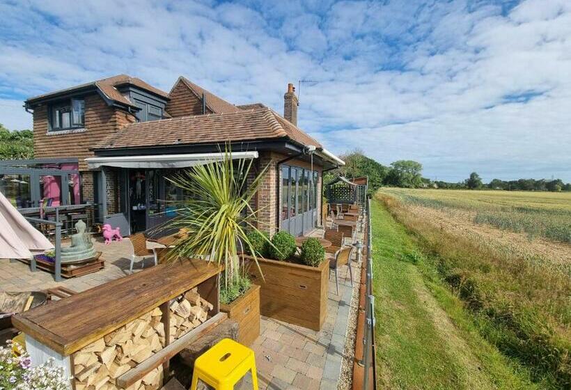 مبيت وإفطار Varr House @ Meadow View