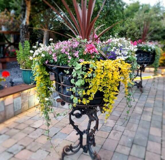 مبيت وإفطار Varr House @ Meadow View