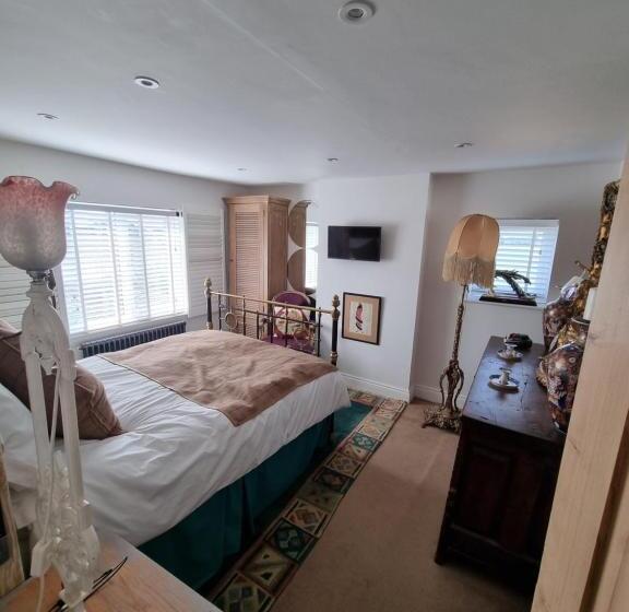 مبيت وإفطار Varr House @ Meadow View