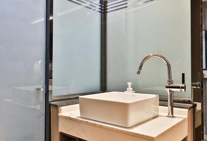 Brown Dot Hotel Jeonggwan