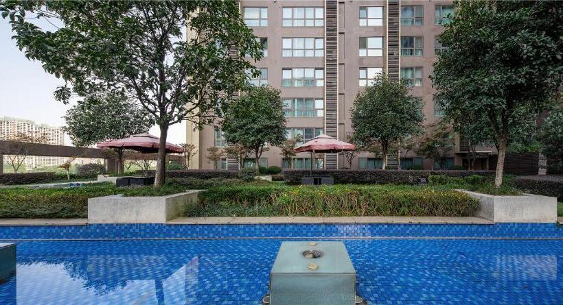 Отель Cresasia Residence