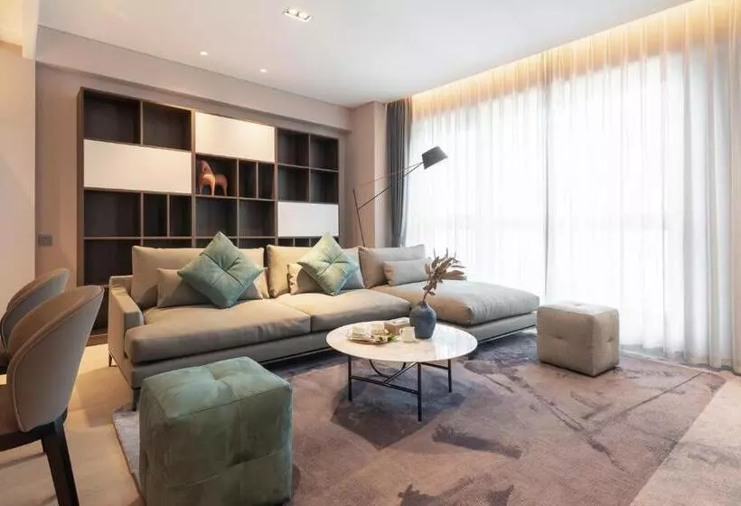 هتل Cresasia Residence