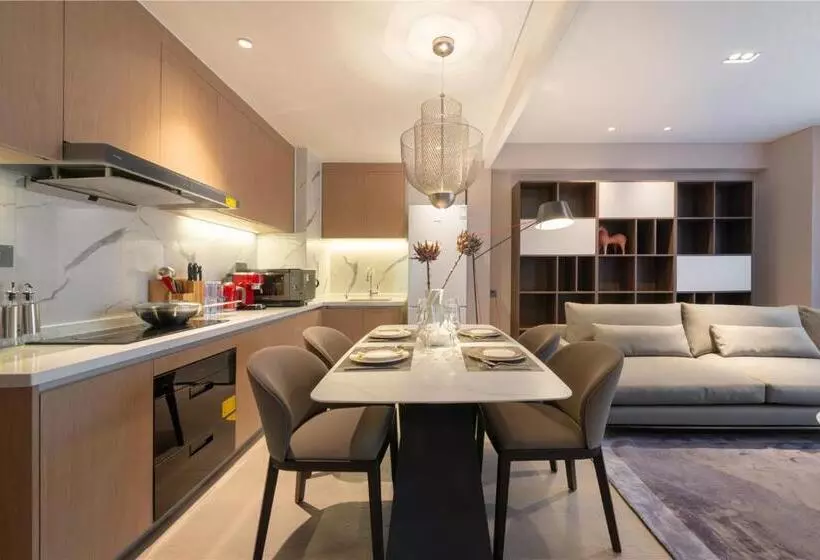 هتل Cresasia Residence