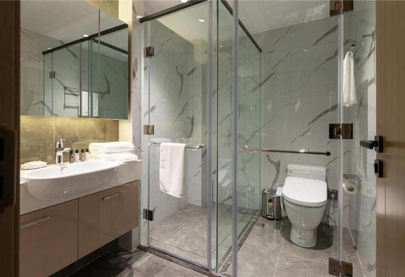 Отель Cresasia Residence