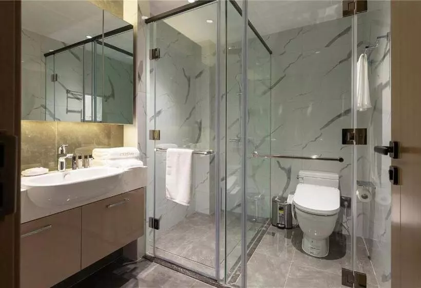 هتل Cresasia Residence