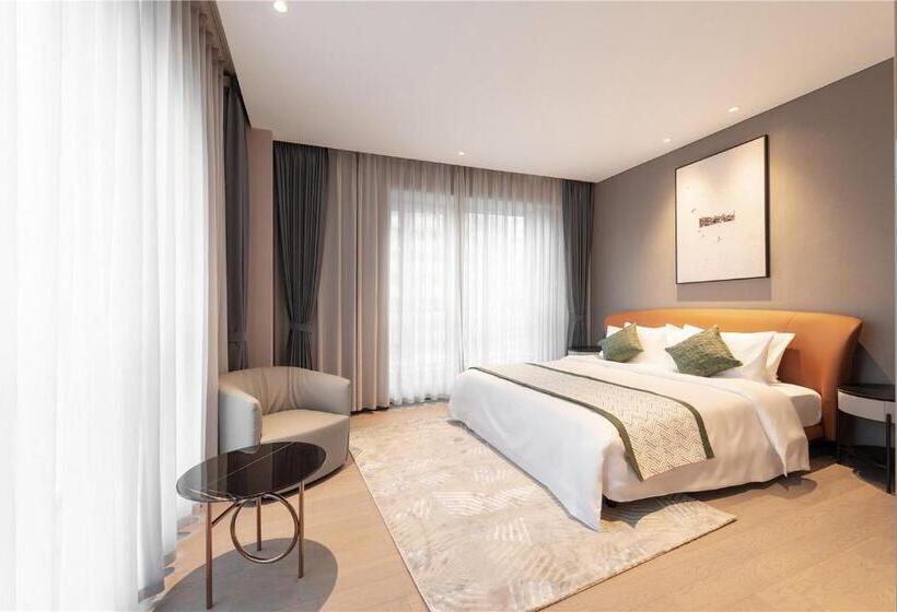 Отель Cresasia Residence