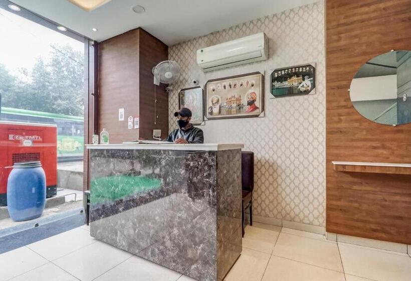 Hotel Capital O City Inn