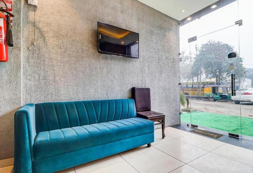 Hotel Capital O City Inn