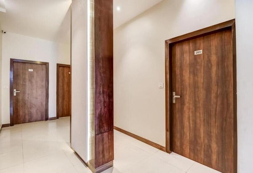 Hotel Capital O City Inn