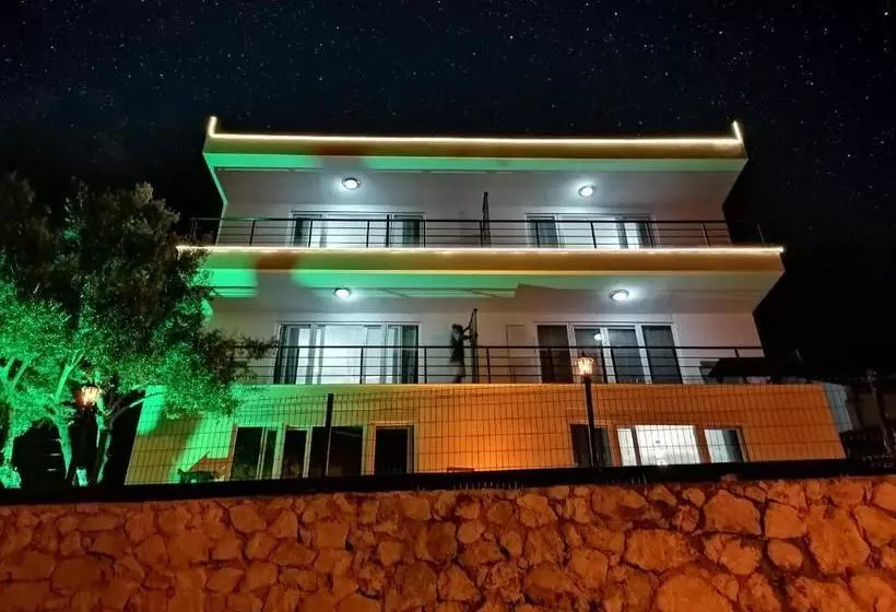 Hotelli Just Dream Suites