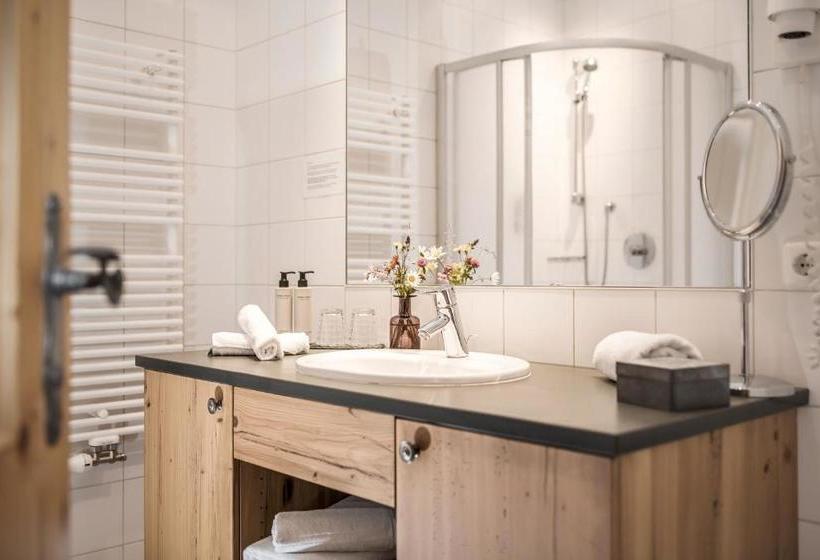 Отель Kristallhütte