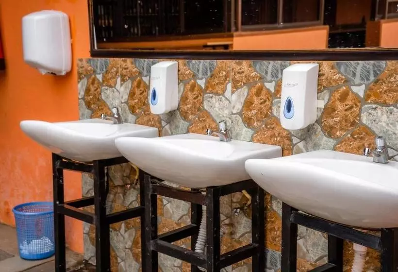 Longonot Transit Hotel  Mai Mahiu