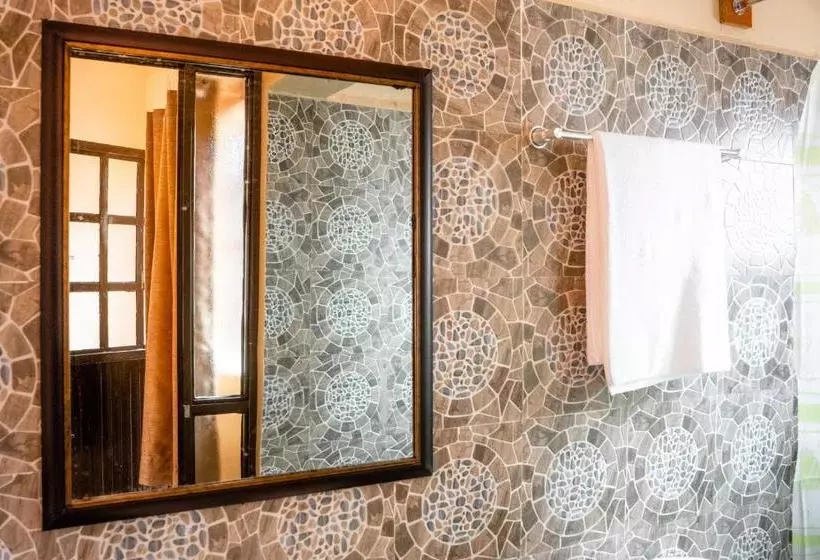 Longonot Transit Hotel  Mai Mahiu