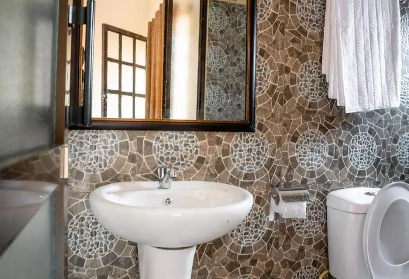 Longonot Transit Hotel  Mai Mahiu