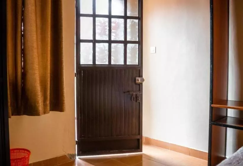 Longonot Transit Hotel  Mai Mahiu