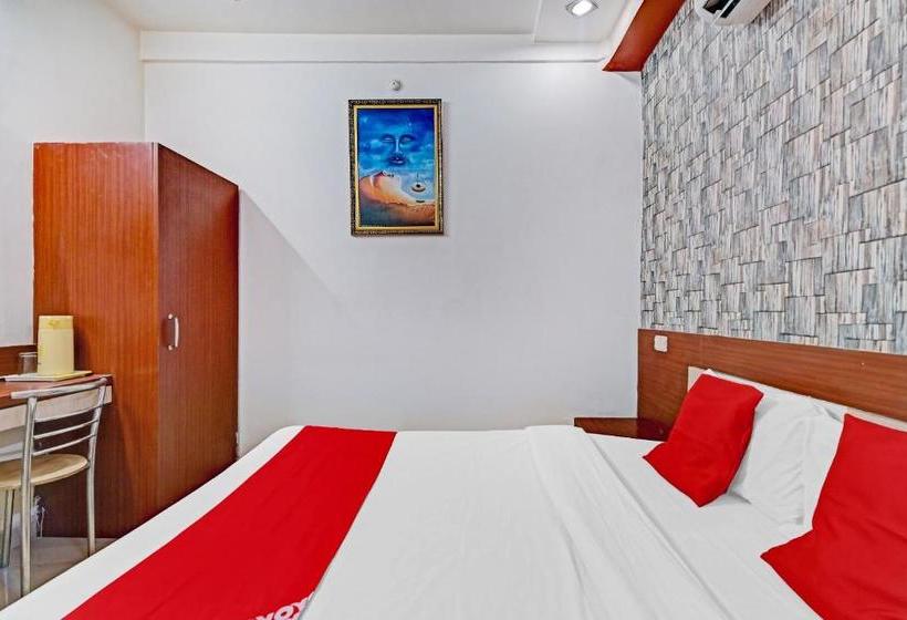 호텔 Oyo 81977 Riddhi