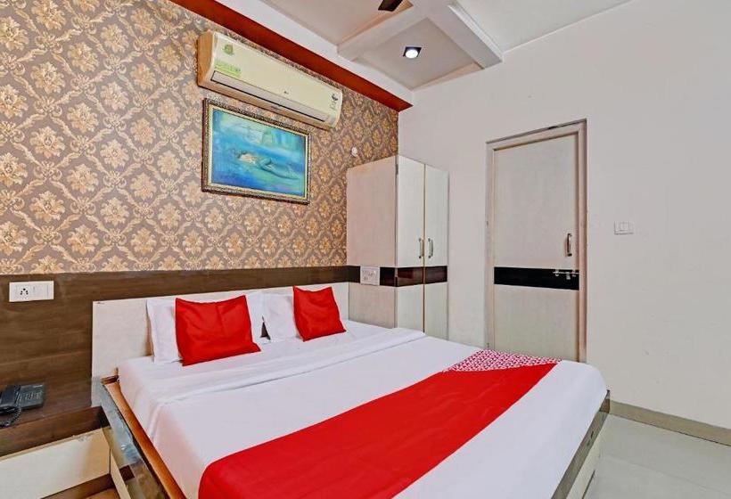 호텔 Oyo 81977 Riddhi