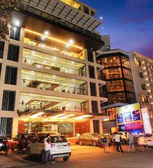 ホテル Radiant Kolhapur