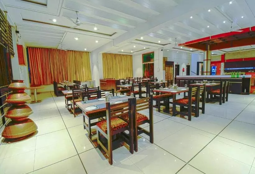 ホテル Radiant Kolhapur