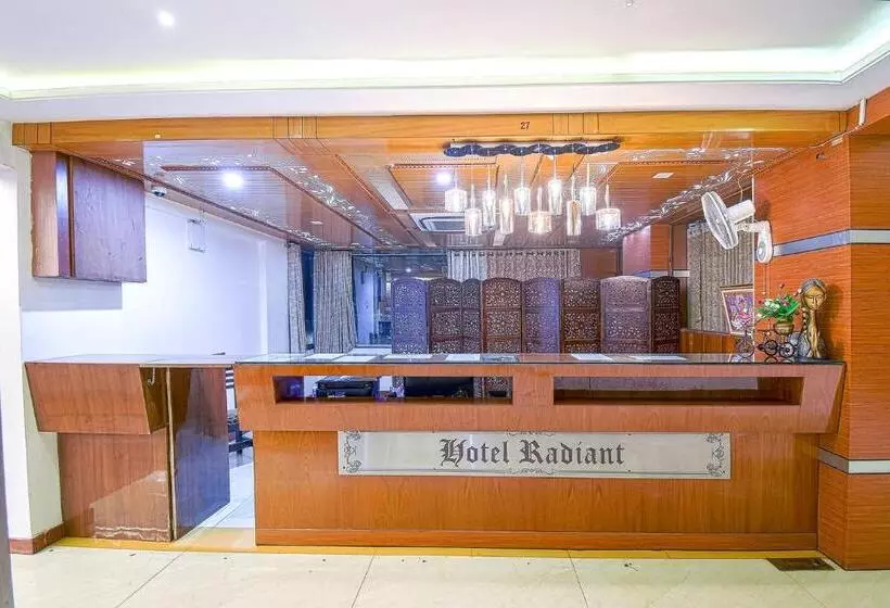 ホテル Radiant Kolhapur