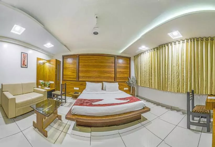 ホテル Radiant Kolhapur
