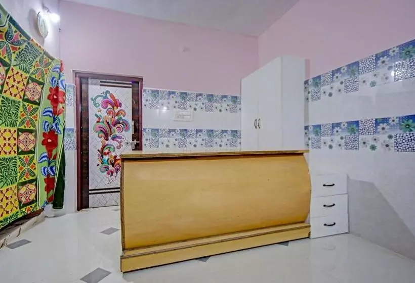 ホテル Spot On 82048 Sujith Residency