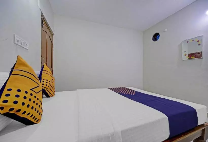 ホテル Spot On 82048 Sujith Residency
