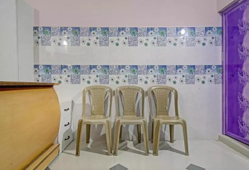 ホテル Spot On 82048 Sujith Residency