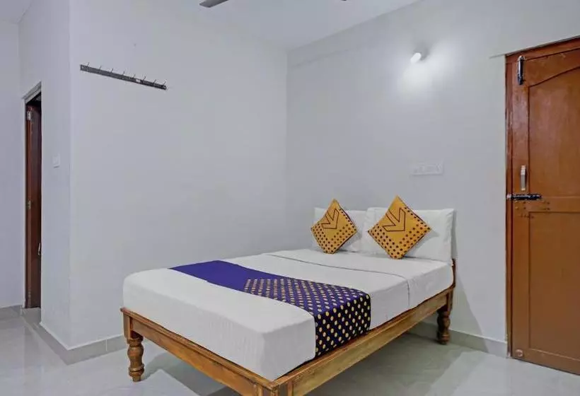 ホテル Spot On 82048 Sujith Residency