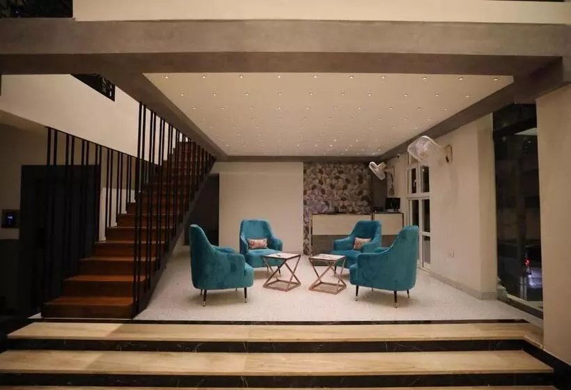 Hotel Livaana
