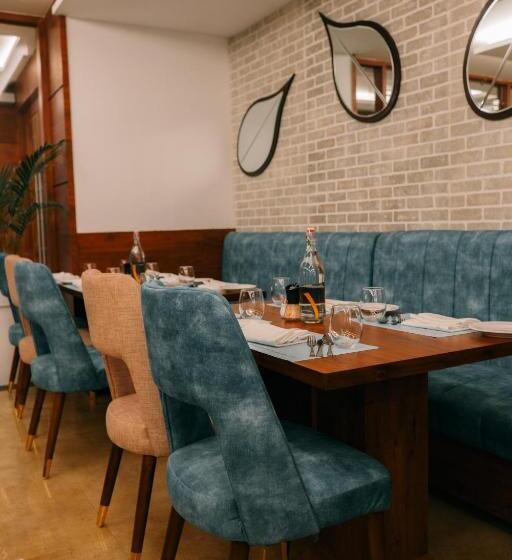 Playotel Premier Vijay Nagar