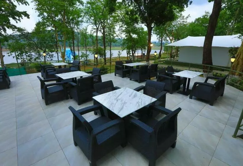 White Feather Resort Kauncha